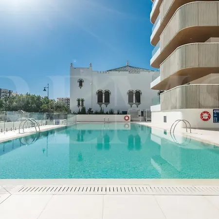 Elegant 2 Bedroom Gem With Terrace And Parking Rems 푸엔히롤라