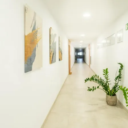 Elegant 2 Bedroom Gem With Terrace And Parking Rems * 푸엔히롤라