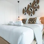 Elegant 2 Bedroom Gem With Terrace And Parking Rems *