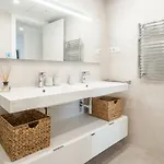 Appartement Elegant 2 Bedroom Gem With Terrace And Parking Rems Fuengirola