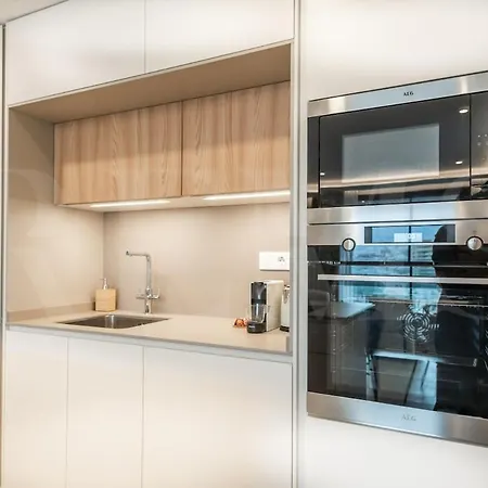 Elegant 2 Bedroom Gem With Terrace And Parking Rems アパート