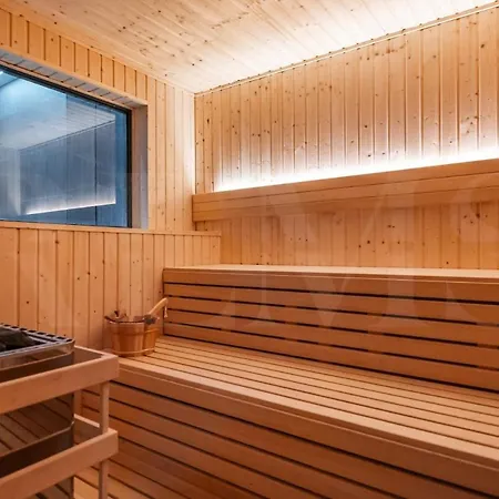 Elegant 2 Bedroom Gem With Terrace And Parking Rems フエンヒロラ