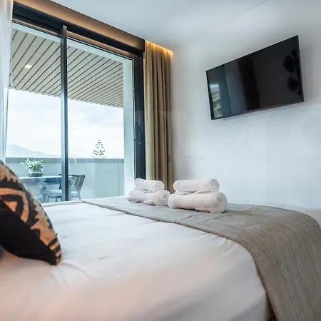 Apartment Coastal Comfort With Pool & Parking By Rems *