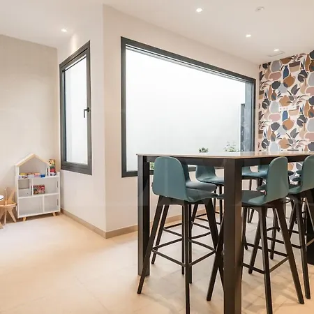 Elegant 2 Bedroom Gem With Terrace And Parking Rems *