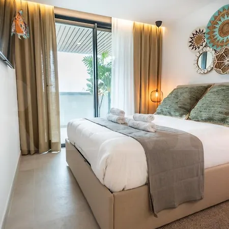 Coastal Comfort With Pool & Parking By Rems Apartment Fuengirola