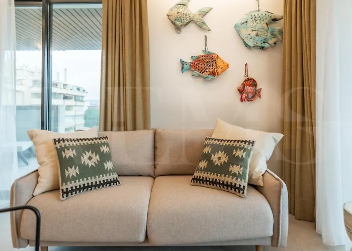 Elegant 2 Bedroom Gem With Terrace And Parking Rems *