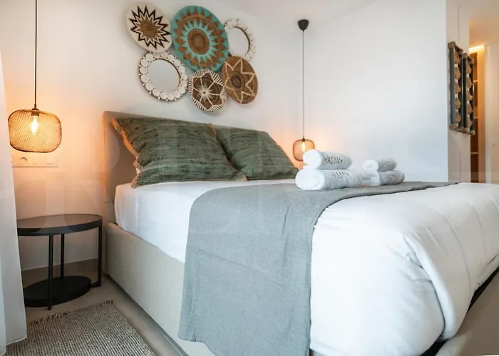 Elegant 2 Bedroom Gem With Terrace And Parking Rems Apartman