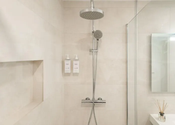 Elegant 2 Bedroom Gem With Terrace And Parking Rems *