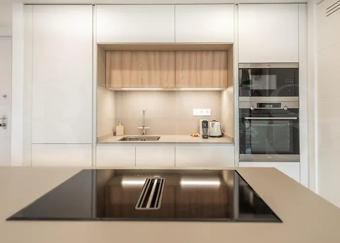 Elegant 2 Bedroom Gem With Terrace And Parking Rems Fuengirola