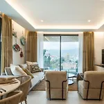 Apartman Elegant 2 Bedroom Gem With Terrace And Parking Rems