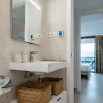 Elegant 2 Bedroom Gem With Terrace And Parking Rems *