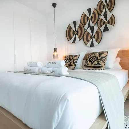 Elegant 2 Bedroom Gem With Terrace And Parking Rems *