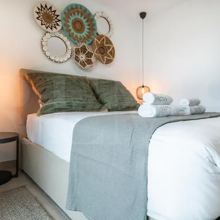 Elegant 2 Bedroom Gem With Terrace And Parking Rems Apartman